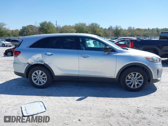 2019 Kia Sorento LX V6 with VIN 5XYPGDA59KG482718, listed as a IAAI auction lot 41732720 with 94,610 mi miles. Bid and sale history available at carsss.com. Image 14.