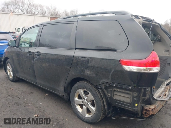 2013 Toyota Sienna LE AAS with VIN 5TDKK3DCXDS365748, listed as a IAAI auction lot 41672203 with 175,563 mi miles. Bid and sale history available at carsss.com. Image 14.