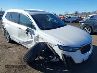 2021 Cadillac XT6 Premium Luxury with VIN 1GYKPDRS9MZ236075, listed as a IAAI auction lot 41632689 with 1 mi miles. Bid and sale history available at carsss.com. Image 18.