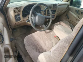 2000 GMC Sonoma SLS w/1SR Pkg with VIN 1GTCS1952Y8305153, listed as a Copart auction lot 46870865 with 177,755 mi miles and Salvage Title. Bid and sale history available at carsss.com. Image 8.