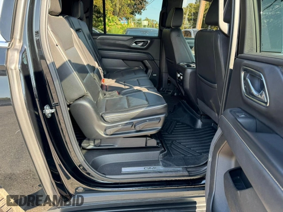 2021 GMC Yukon XL SLT with VIN 1GKS1GKD3MR359119, listed as a Copart auction lot 72097254 with 154,601 mi miles and Clean Title. Bid and sale history available at carsss.com. Image 6.