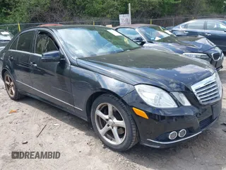 2011 Mercedes-Benz E 350 Luxury z VIN WDDHF8HB8BA464226, wystawiony jako IAAI lot #42392613 z przebiegiem 167 269 mil mil oraz . Historia ofert i sprzedaży dostępna na DreamBid. Obrazek 1.