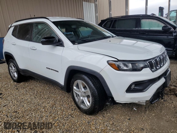 2023 Jeep Compass Latitude with VIN 3C4NJDBN7PT553339, listed as a Copart auction lot 51477725 with 42,539 mi miles and Salvage Title. Bid and sale history available at DreamBid. Image 4.