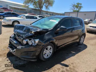 2016 Chevrolet Sonic LT z VIN 1G1JC6SH5G4111964, wystawiony jako Copart lot #53912575 z przebiegiem 35 746 mil mil oraz Szkoda całkowita • Salvage title. Historia ofert i sprzedaży dostępna na DreamBid. Obrazek 1.