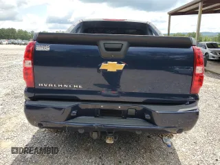 2012 Chevrolet Avalanche LTZ z VIN 3GNTKGE72CG295762, wystawiony jako Copart lot #58274695 z przebiegiem 106 575 mil mil oraz Szkoda całkowita • Salvage title. Historia ofert i sprzedaży dostępna na DreamBid. Obrazek 6.