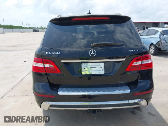 2014 Mercedes-Benz M ML 550 with VIN 4JGDA7DBXEA291980, listed as a IAAI auction lot 42161942 with 121,341 mi miles. Bid and sale history available at carsss.com. Image 16.