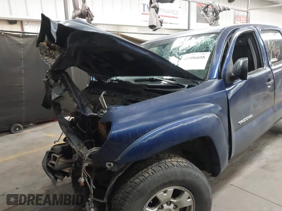 2014 Toyota Tacoma PreRunner with VIN 3TMJU4GN3EM169502, listed as a IAAI auction lot 41906608 with 1 mi miles. Bid and sale history available at carsss.com. Image 6.