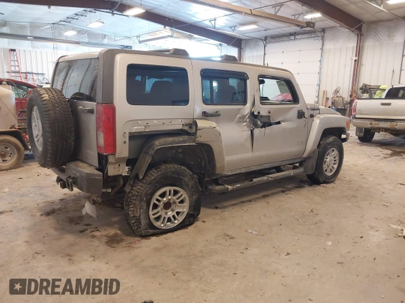 2008 Hummer H3 SUV with VIN 5GTEN13E488177368, listed as a IAAI auction lot 41424036 with 89,278 mi miles. Bid and sale history available at carsss.com. Image 4.