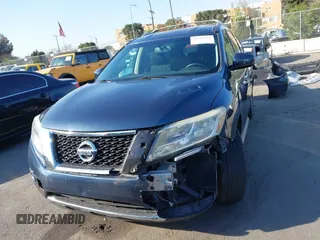 2015 Nissan Pathfinder SV z VIN 5N1AR2MN6FC678167, wystawiony jako IAAI lot #41296424 z przebiegiem 78 796 mil mil oraz . Historia ofert i sprzedaży dostępna na DreamBid. Obrazek 13.