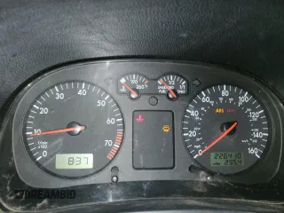 1999 Volkswagen Golf z VIN WVWGA31J7XW728975, wystawiony jako Copart lot #87405164 z przebiegiem 226 410 mil mil oraz Szkoda całkowita • Salvage title. Historia ofert i sprzedaży dostępna na DreamBid. Obrazek 9.