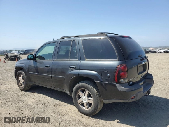 2005 Chevrolet TrailBlazer LT with VIN 1GNDT13S652167235, listed as a Copart auction lot 55501835 with 220,698 mi miles and Clean Title. Bid and sale history available at DreamBid. Image 2.