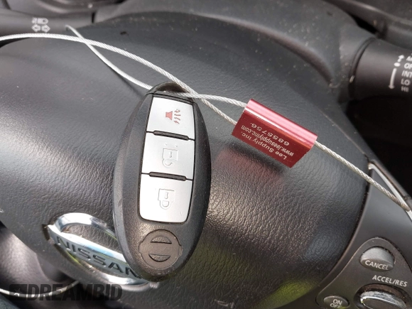 2014 Nissan Pathfinder S with VIN 5N1AR2MMXEC618625, listed as a IAAI auction lot 42794491 with 203,581 mi miles and . Bid and sale history available at DreamBid. Image 11.