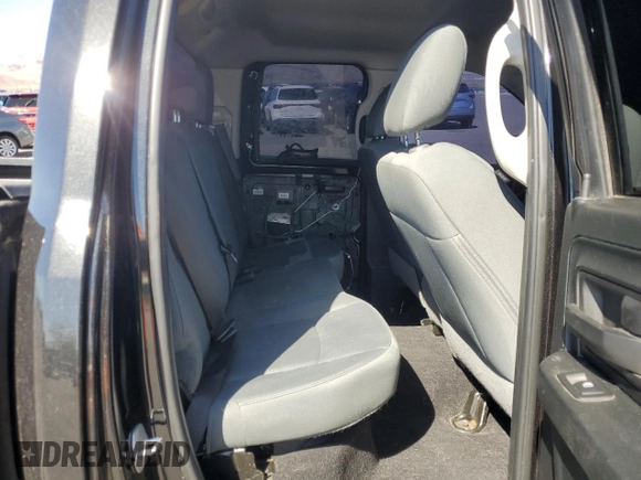 2018 Ram 1500 Express z VIN 1C6RR6FT7JS195917, wystawiony jako Copart lot #49354805 z przebiegiem 57 953 mil mil oraz Szkoda całkowita • Salvage title. Historia ofert i sprzedaży dostępna na DreamBid. Obrazek 10.