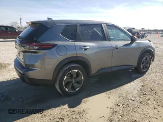 2024 Nissan Rogue SV z VIN 5N1BT3BA6RC674555, wystawiony jako Copart lot #42146265 z przebiegiem 28 124 mil mil oraz Szkoda całkowita • Salvage title. Historia ofert i sprzedaży dostępna na DreamBid. Obrazek 3.