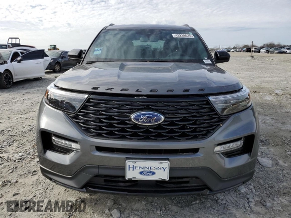 2024 Ford Explorer ST-Line with VIN 1FMSK7KH4RGA10464, listed as a Copart auction lot 43239635 with 4,786 mi miles and Salvage Title. Bid and sale history available at carsss.com. Image 5.