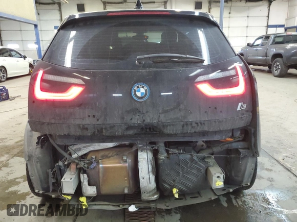 2017 BMW i3 z VIN WBY1Z8C3XHV890664, wystawiony jako Copart lot #44791935 z przebiegiem 97 864 mil mil oraz Szkody całkowita. Historia ofert i sprzedaży dostępna na DreamBid. Obrazek 6.