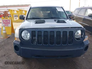 2010 Jeep Patriot Sport z VIN 1J4NF2GB2AD547301, wystawiony jako IAAI lot #41800894 z przebiegiem 147 351 mil mil oraz . Historia ofert i sprzedaży dostępna na DreamBid. Obrazek 12.