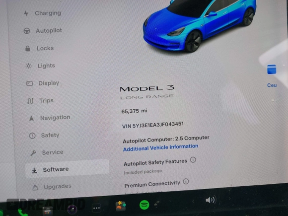 2018 Tesla Model 3 Long Range Battery z VIN 5YJ3E1EA3JF043451, wystawiony jako IAAI lot #41529214 z przebiegiem 65 375 mil mil oraz . Historia ofert i sprzedaży dostępna na DreamBid. Obrazek 7.
