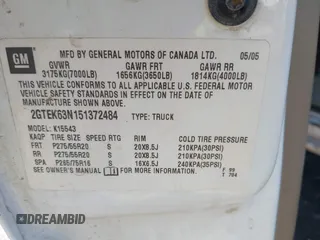 2005 GMC Sierra Denali z VIN 2GTEK63N151372484, wystawiony jako IAAI lot #41640341 z przebiegiem 291 915 mil mil oraz . Historia ofert i sprzedaży dostępna na DreamBid. Obrazek 9.