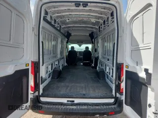 2023 Ford Transit Cargo z VIN 1FTBW3X86PKB92141, wystawiony jako Copart lot #61038085 z przebiegiem 45 032 mil mil oraz Czysty tytuł • Clean title. Historia ofert i sprzedaży dostępna na DreamBid. Obrazek 10.