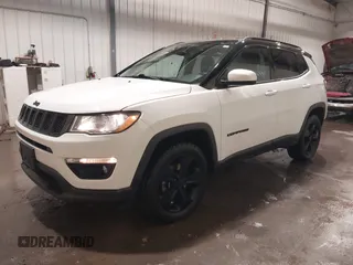 2018 Jeep Compass Latitude z VIN 3C4NJDBB9JT454213, wystawiony jako IAAI lot #41534368 z przebiegiem 109 126 mil mil oraz . Historia ofert i sprzedaży dostępna na DreamBid. Obrazek 17.