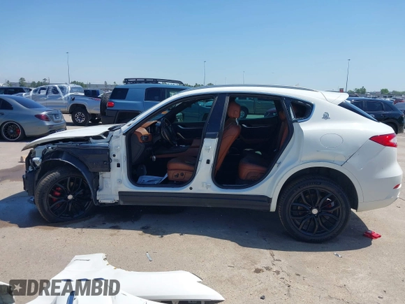 2019 Maserati Levante GranLusso z VIN ZN661XUL4KX319060, wystawiony jako IAAI lot #41823485 z przebiegiem 126 815 mil mil oraz . Historia ofert i sprzedaży dostępna na DreamBid. Obrazek 15.