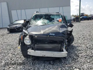 2020 Jeep Renegade Latitude with VIN ZACNJABB1LPL86981, listed as a Copart auction lot 60917195 with Not provided miles and Non repairable. Bid and sale history available at DreamBid. Image 5.