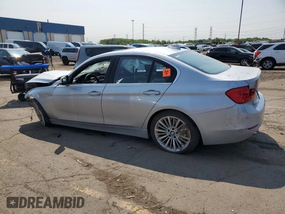 2013 BMW 3 Series 328i xDrive z VIN WBA3B3C57DF538081, wystawiony jako Copart lot #56907825 z przebiegiem 38 385 mil mil oraz Czysty tytuł • Clean title. Historia ofert i sprzedaży dostępna na DreamBid. Obrazek 2.