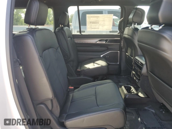 2024 Jeep Wagoneer Series II with VIN 1C4SJSBP6RS140048, listed as a Copart auction lot 68355424 with 94 mi miles and Salvage title. Bid and sale history available at DreamBid. Image 11.