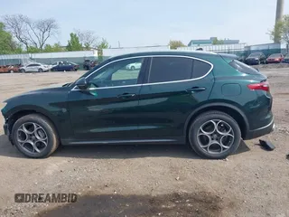2018 Alfa Romeo Stelvio z VIN ZASFAKAN7J7B99545, wystawiony jako IAAI lot #42117271 z przebiegiem 49 368 mil mil oraz . Historia ofert i sprzedaży dostępna na DreamBid. Obrazek 14.