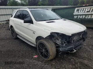 2013 Mercedes-Benz M 63 AMG z VIN 4JGDA7EB4DA215717, wystawiony jako Copart lot #57275275 z przebiegiem 97 013 mil mil oraz Szkoda całkowita • Salvage title. Historia ofert i sprzedaży dostępna na DreamBid. Obrazek 4.