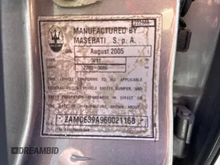 2006 Maserati Quattroporte z VIN ZAMCE39A960021168, wystawiony jako Copart lot #56921785 z przebiegiem 54 505 mil mil oraz Tytuł czysty. Historia ofert i sprzedaży dostępna na DreamBid. Obrazek 10.