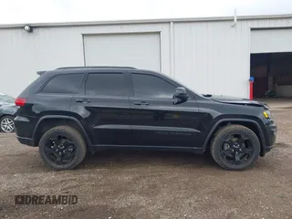 2018 Jeep Grand Cherokee Laredo с VIN 1C4RJFAG0JC405486, выставлен на аукционе IAAI как лот 42331951 с пробегом 92 795 миль миль и . История ставок и продаж доступна на DreamBid. Изображение 13.
