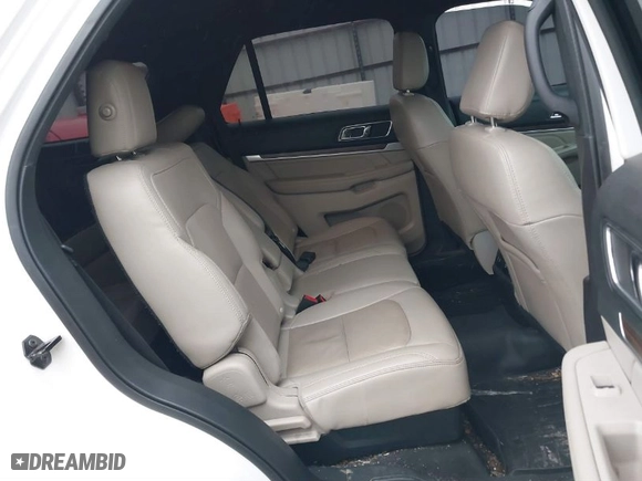 2018 Ford Explorer Limited with VIN 1FM5K7F82JGC69918, listed as a IAAI auction lot 41427239 with 128,784 mi miles. Bid and sale history available at carsss.com. Image 8.
