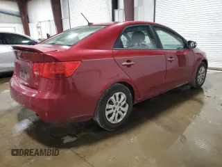 2010 Kia Forte EX z VIN KNAFU4A22A5236916, wystawiony jako Copart lot #56112275 z przebiegiem 186 959 mil mil oraz Szkody całkowita. Historia ofert i sprzedaży dostępna na DreamBid. Obrazek 3.