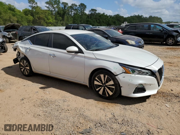 2021 Nissan Altima SV with VIN 1N4BL4DV2MN334672, listed as a Copart auction lot 52707795 with 67,969 mi miles and Salvage title. Bid and sale history available at DreamBid. Image 4.