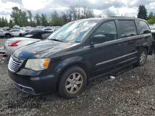 2012 Chrysler Town & Country Touring z VIN 2C4RC1BG8CR351005, wystawiony jako Copart lot #52794555 z przebiegiem 151 005 mil mil oraz Szkody całkowita. Historia ofert i sprzedaży dostępna na DreamBid. Obrazek 1.