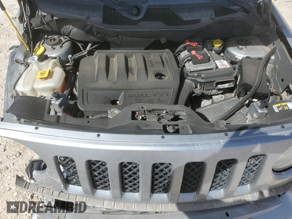 2016 Jeep Patriot Latitude with VIN 1C4NJPFB9GD576872, listed as a Copart auction lot 48192285 with 132,894 mi miles and Salvage title. Bid and sale history available at DreamBid. Image 13.