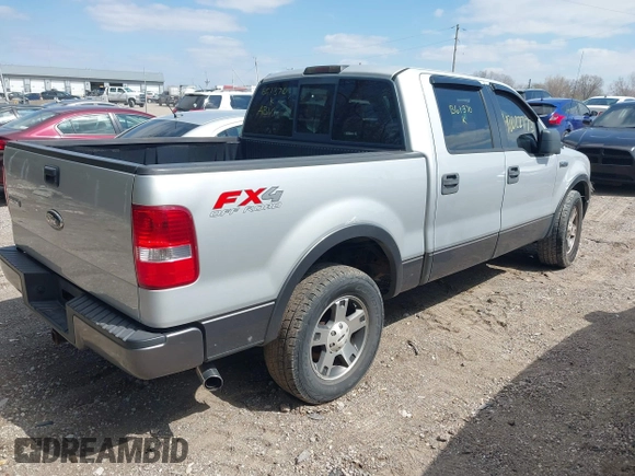 2006 Ford F-150 XLT z VIN 1FTPW14556KB61370, wystawiony jako IAAI lot #42022773 z przebiegiem 214 549 mil mil oraz . Historia ofert i sprzedaży dostępna na DreamBid. Obrazek 4.