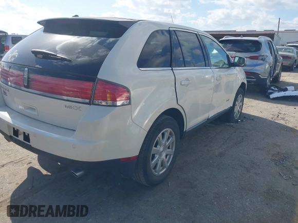 2008 Lincoln MKX with VIN 2LMDU68C38BJ12714, listed as a IAAI auction lot 40894971 with 65,582 mi miles. Bid and sale history available at carsss.com. Image 4.