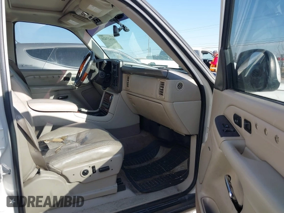 2005 Cadillac Escalade ESV z VIN 3GYFK66NX5G196181, wystawiony jako IAAI lot #41627424 z przebiegiem 269 961 mil mil oraz . Historia ofert i sprzedaży dostępna na DreamBid. Obrazek 5.