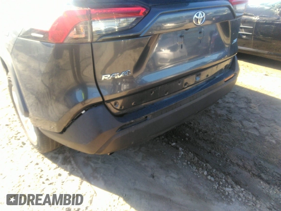 2021 Toyota RAV4 XLE with VIN 2T3W1RFV7MW114464, listed as a IAAI auction lot 40961039 with 41,922 mi miles. Bid and sale history available at carsss.com. Image 20.