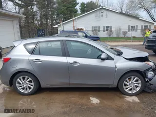 2012 Mazda Mazda3 i Touring with VIN JM1BL1L81C1588481, listed as a IAAI auction lot 41918702 with 189,344 mi miles. Bid and sale history available at carsss.com. Image 13.