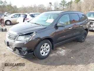 2015 Chevrolet Traverse LS z VIN 1GNKVFEDXFJ134436, wystawiony jako IAAI lot #41773596 z przebiegiem 156 326 mil mil oraz . Historia ofert i sprzedaży dostępna na DreamBid. Obrazek 18.