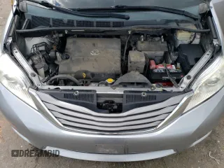 2015 Toyota Sienna XLE with VIN 5TDYK3DC0FS592251, listed as a Copart auction lot 60126165 with 118,925 mi miles and Salvage title. Bid and sale history available at DreamBid. Image 12.