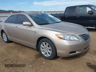 2007 Toyota Camry z VIN JTNBB46K373034358, wystawiony jako IAAI lot #42464753 z przebiegiem 247 985 mil mil oraz . Historia ofert i sprzedaży dostępna na DreamBid. Obrazek 1.