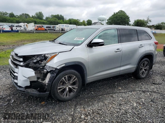 2018 Toyota Highlander LE with VIN 5TDBZRFH0JS841346, listed as a Copart auction lot 58398885 with 61,935 mi miles and Salvage title. Bid and sale history available at DreamBid. Image 1.