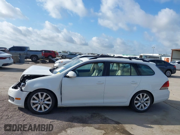 2014 Volkswagen Jetta TDI w/Sunroof & Nav with VIN 3VWPL7AJ0EM608544, listed as a IAAI auction lot 42549920 with 185,900 mi miles and . Bid and sale history available at DreamBid. Image 14.