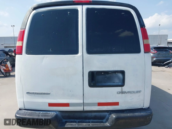 2007 Chevrolet Express Cargo with VIN 1GCGG25V471172398, listed as a IAAI auction lot 42429727 with 288,256 mi miles and . Bid and sale history available at DreamBid. Image 16.