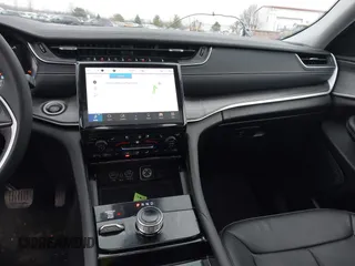 2023 Jeep Grand Cherokee Limited с VIN 1C4RJHBG3P8844297, выставлен на аукционе IAAI как лот 41854660 с пробегом 35 721 миль миль и . История ставок и продаж доступна на DreamBid. Изображение 20.